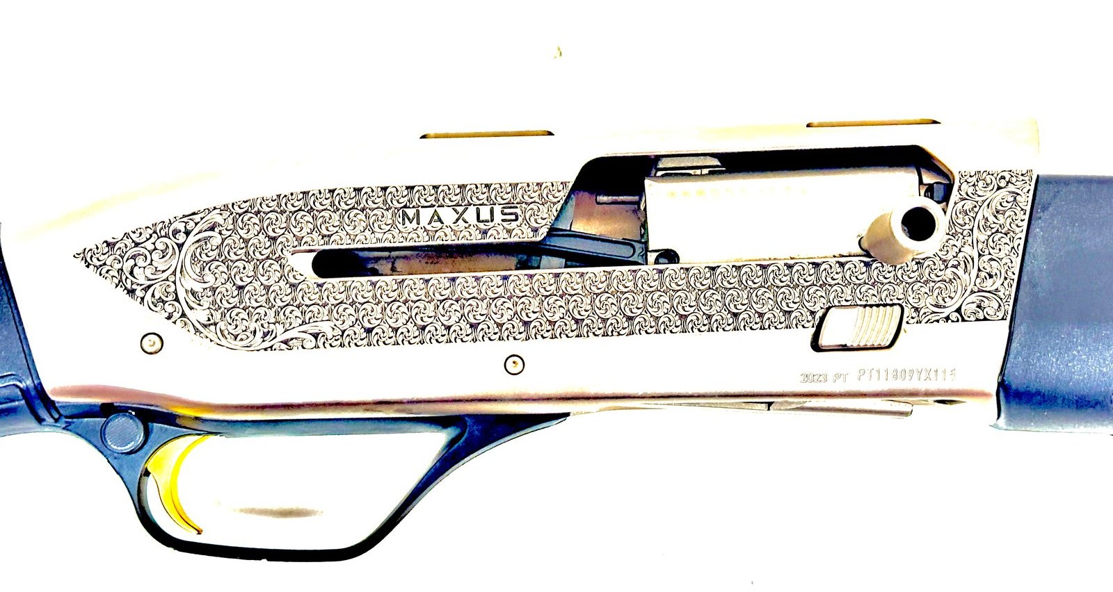 BROWNING MAXUS 2  ULTIMATE COMPOSITE (12M 32") 