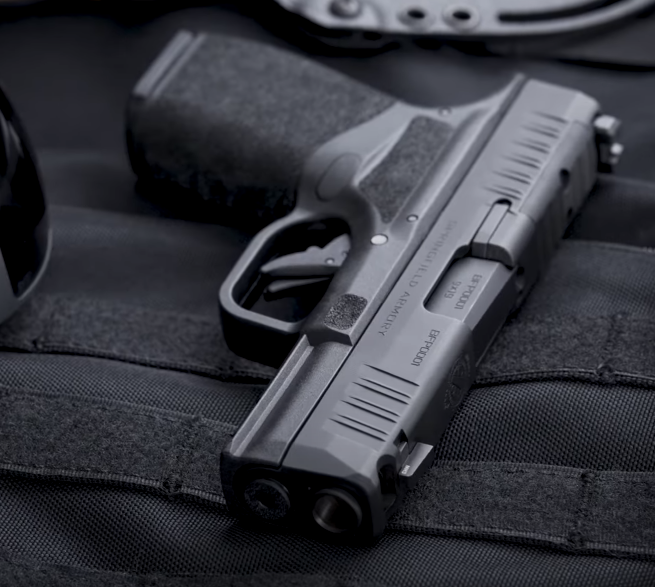                                                              H11 PRO RDR COMP CUT  New edition (4 Magazines)