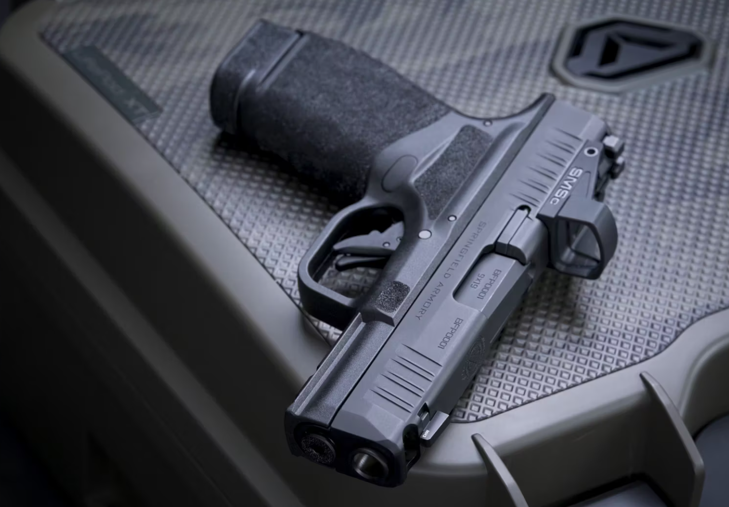                                                              H11 PRO RDR COMP CUT  New edition (4 Magazines)