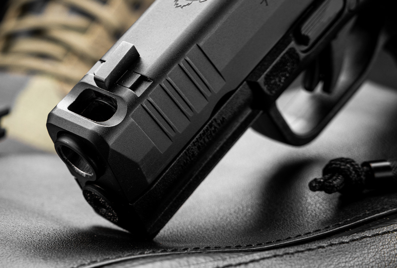                                                             H11 PRO RDR COMP CUT  New edition (4 Magazines)